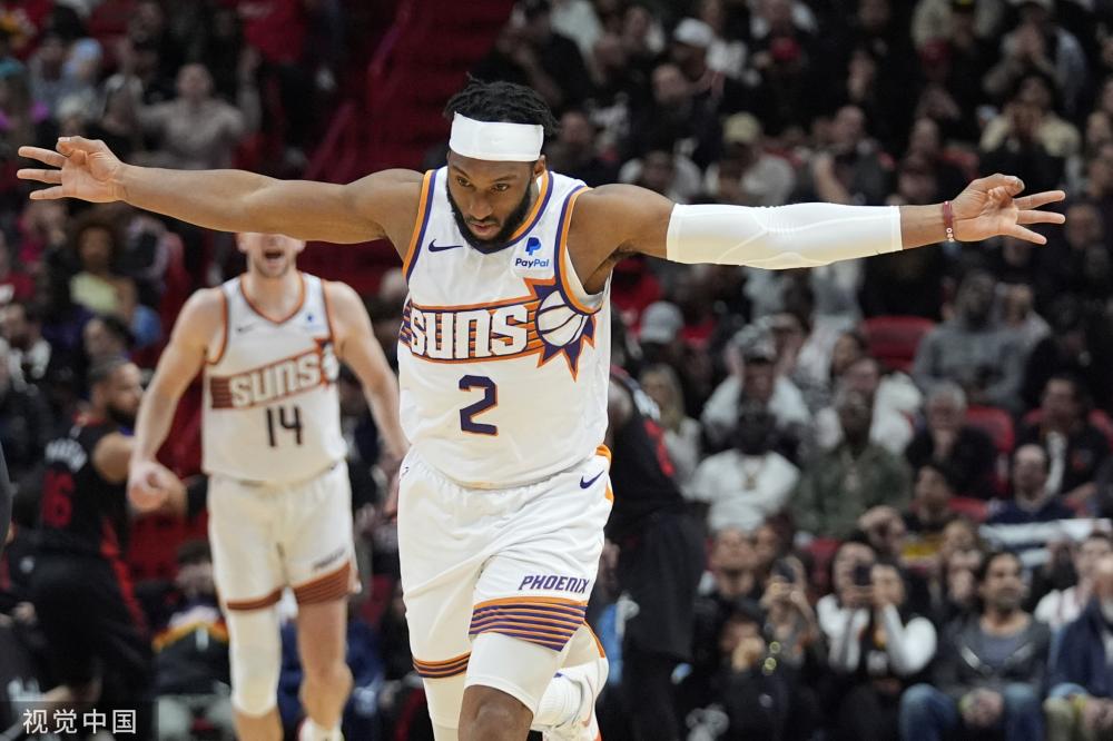NBA现场大混战，7名球员被罚出场！活塞队再次引发冲突.