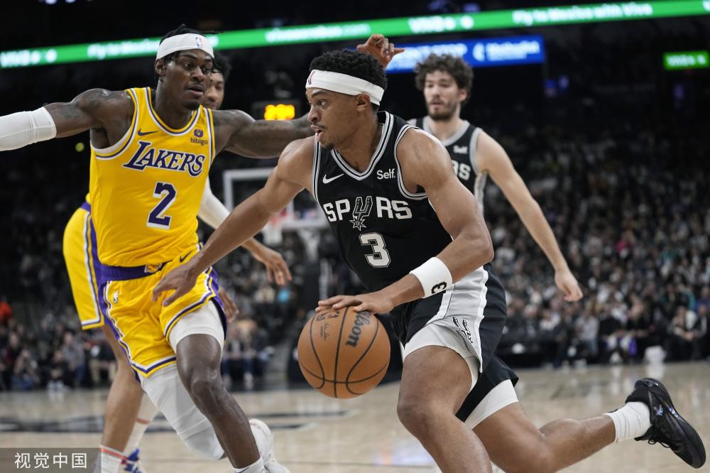 德天空：阿方索和伊藤洋辉均已回到拜仁继续康复训练.